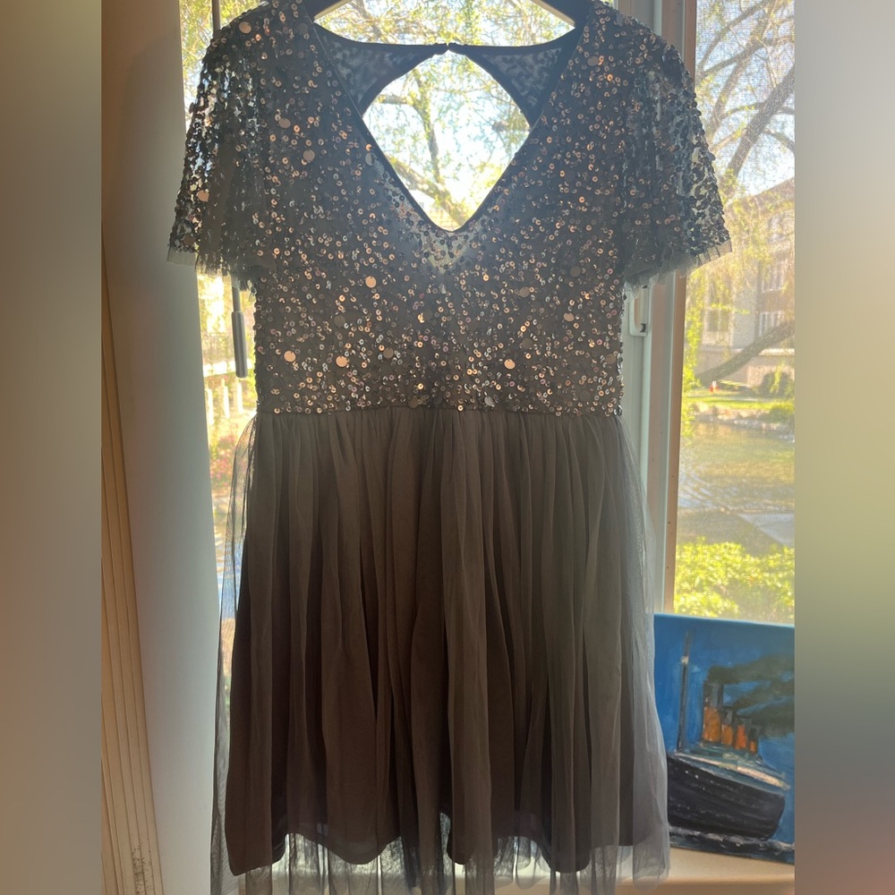 “Beauut” Elegant Sequin Dress Size 8